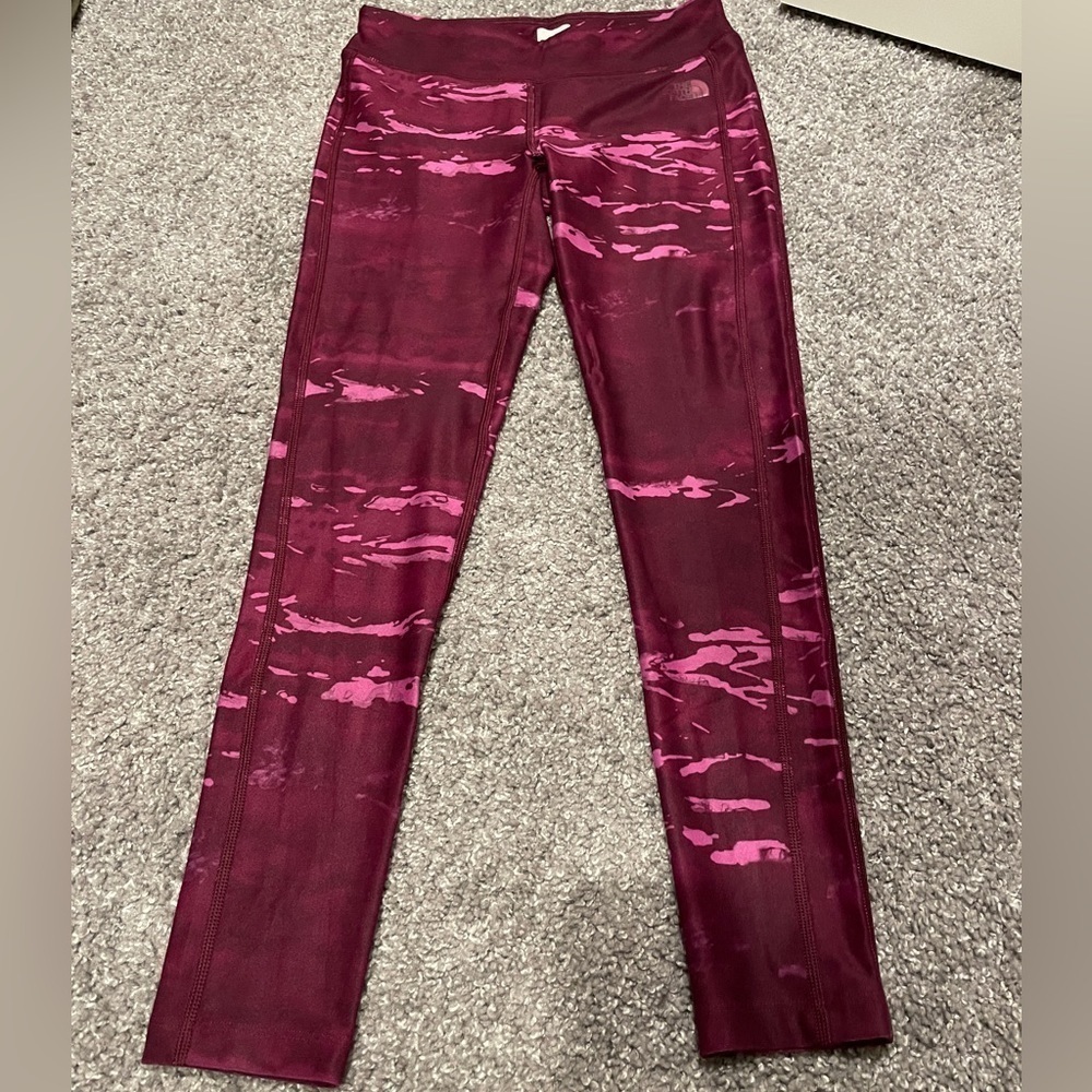 NWOT The North Face. Purple/pinkish leggings. Size small